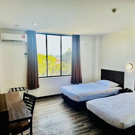 Langkawi Baron Hotel Куа Екстериор снимка
