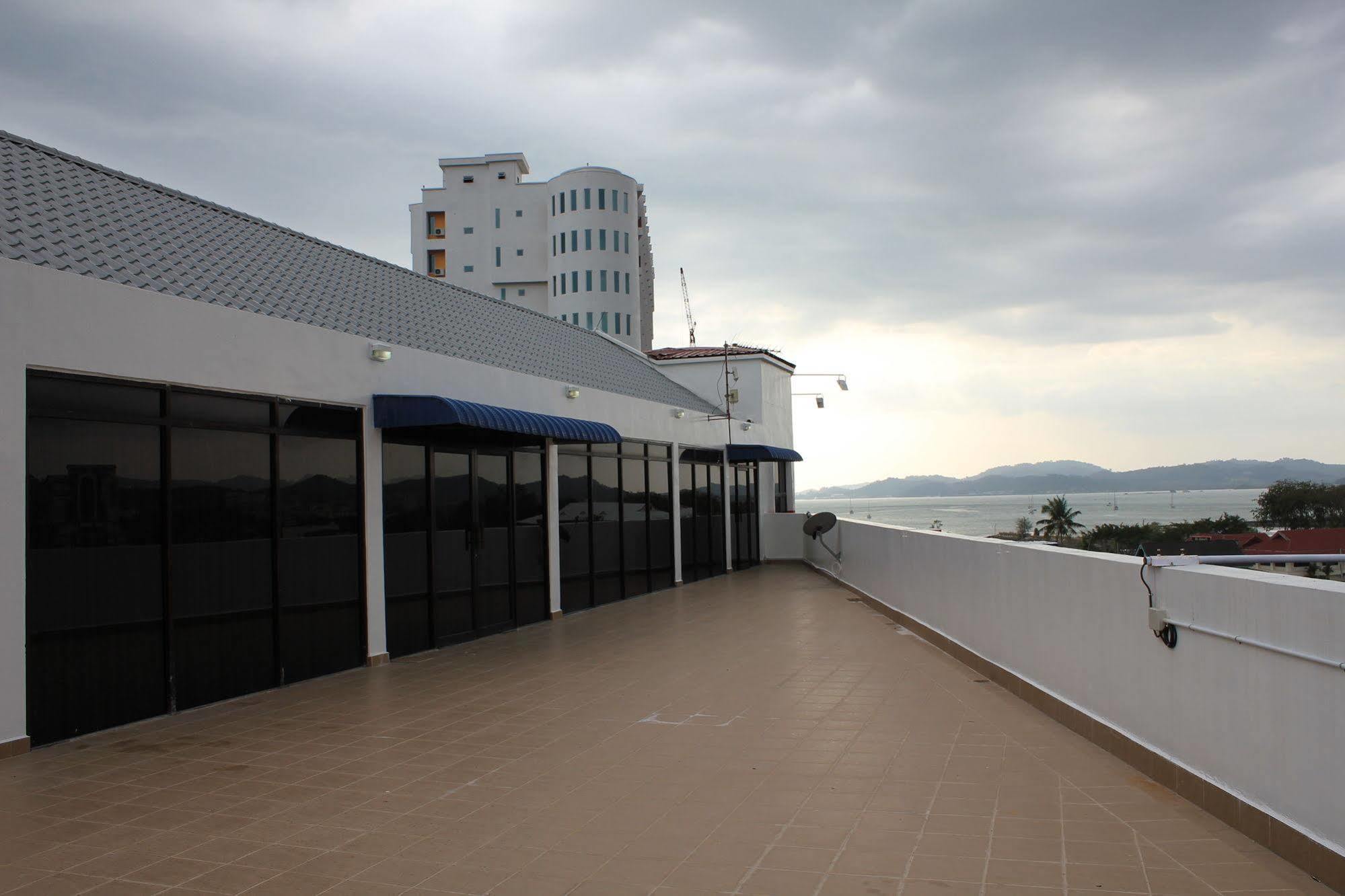Langkawi Baron Hotel Куа Екстериор снимка