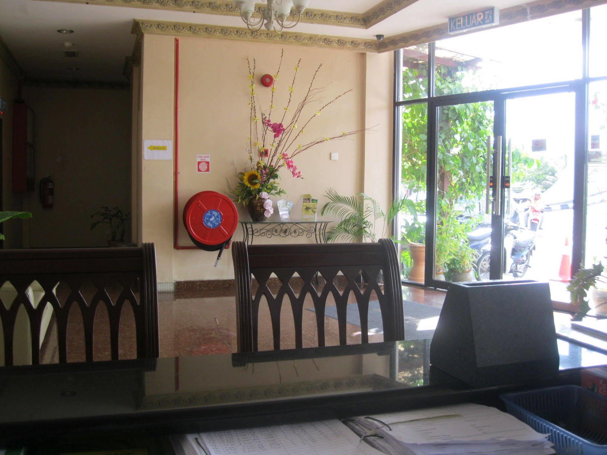Langkawi Baron Hotel Куа Екстериор снимка